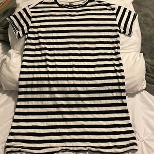 Old Navy Black and White t-shirt dress